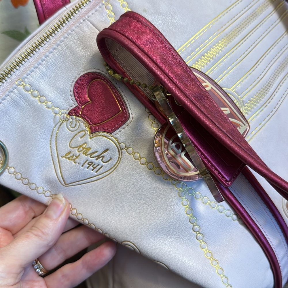 COACH Y2K VALENTINE’S DAY TOTE 14551 LEATHER, HEARTS, PINK SHIMMER 💞 VGUC - Picture 9 of 17